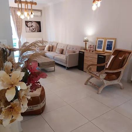 Antigonidon Square Luxury