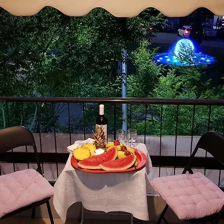 Antigonidon Square Luxury Апартамент *