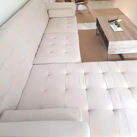 Antigonidon Square Luxury Апартамент
