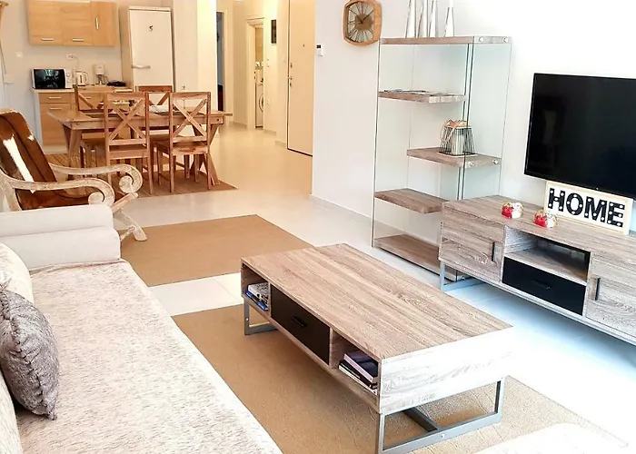아파트 Antigonidon Square Luxury